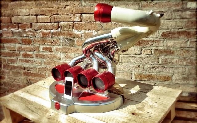 Formula One i-pod dock system