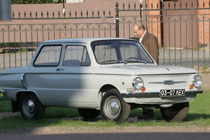 Zaporozhets car side view