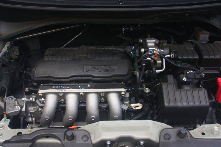 Honda Brio Amaze engine