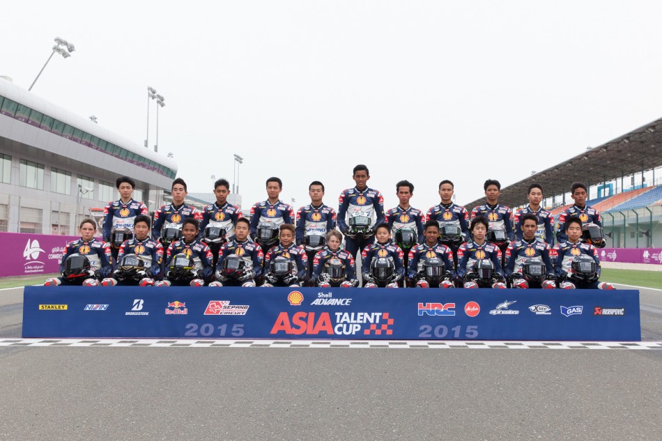 Shell Advance Asia Talent Cup riders on racetrack
