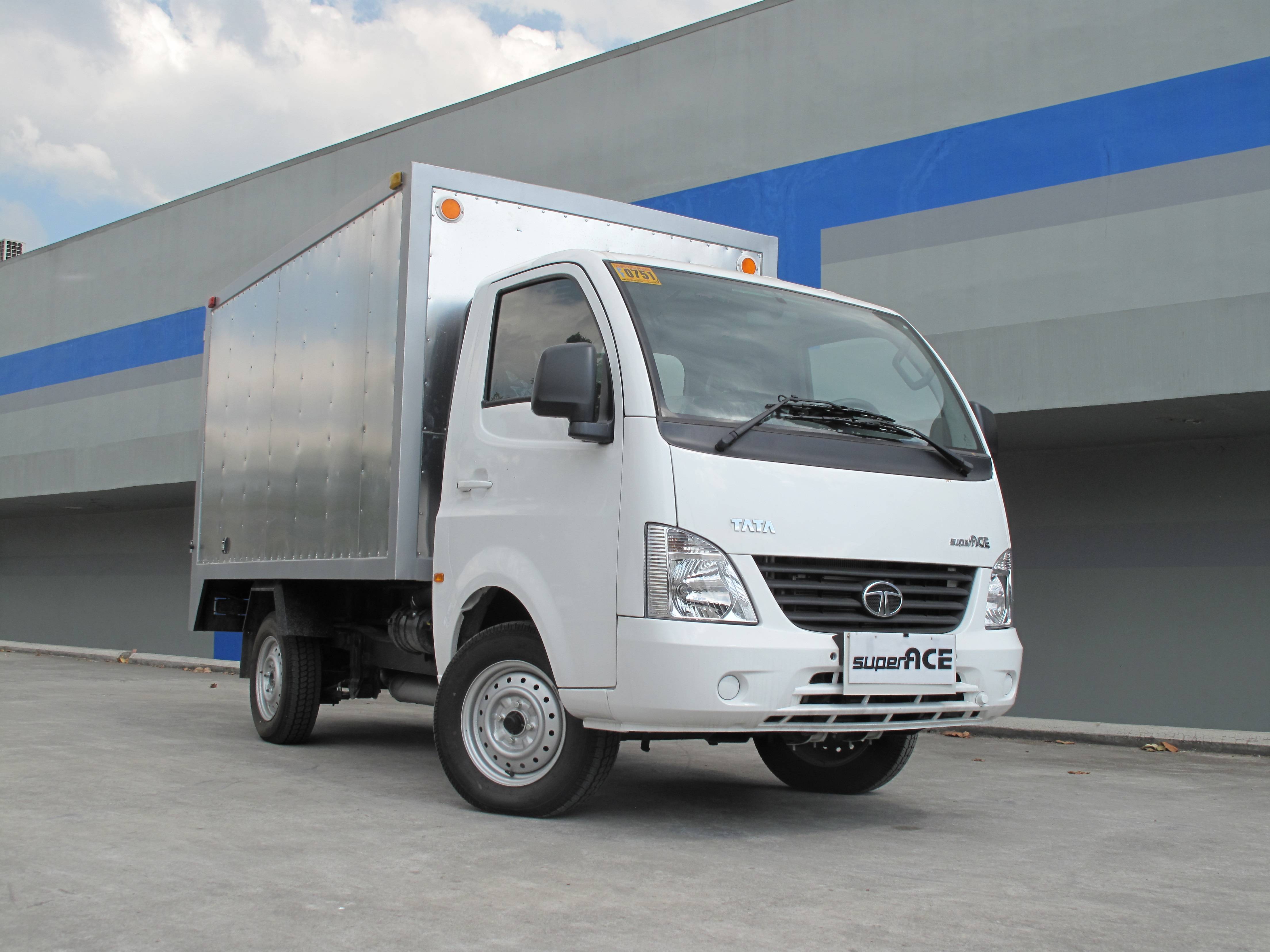 tata super ace van