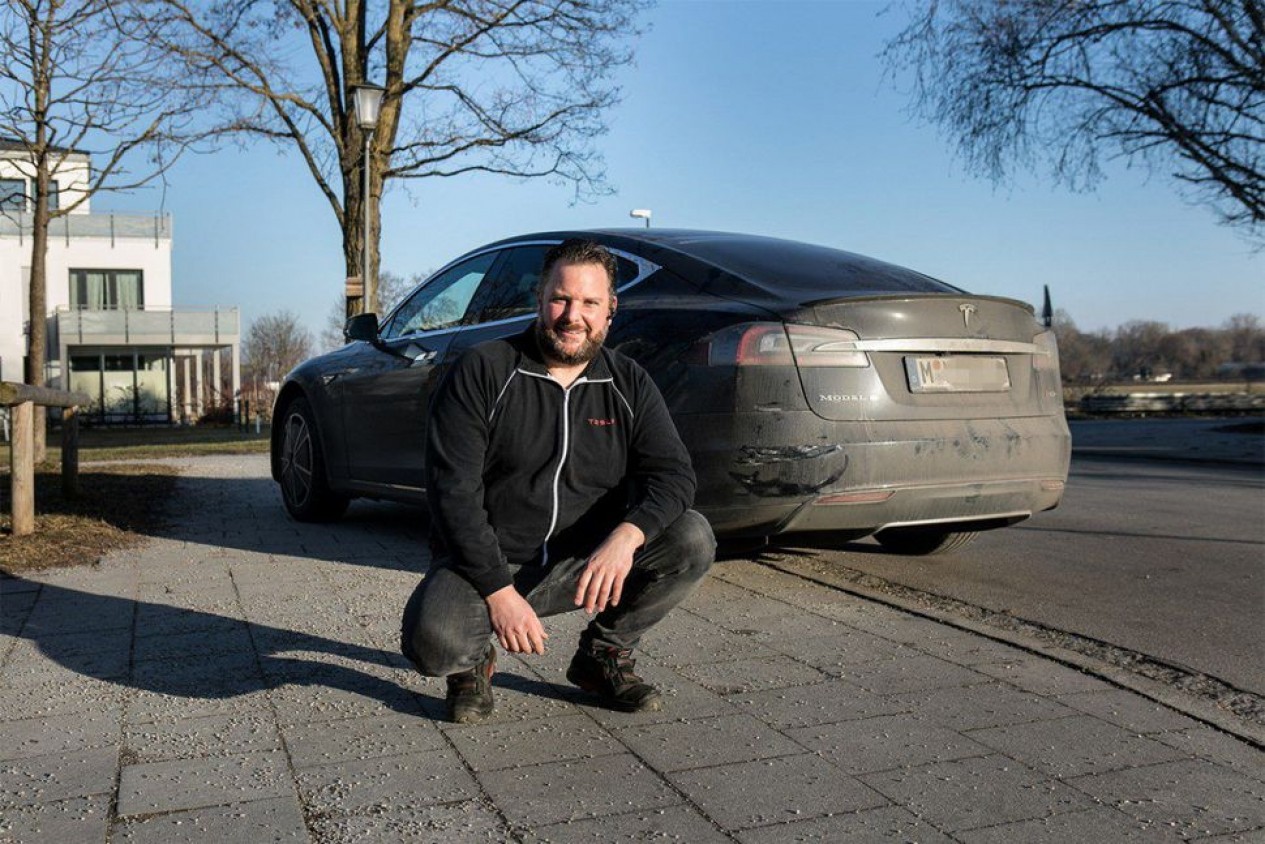 Man Who Sacrificed His Tesla Car to Save a Driver Gets a Surprise Gift from Tesla's CEO