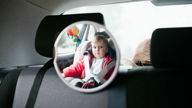 Baby-friendly car mirror