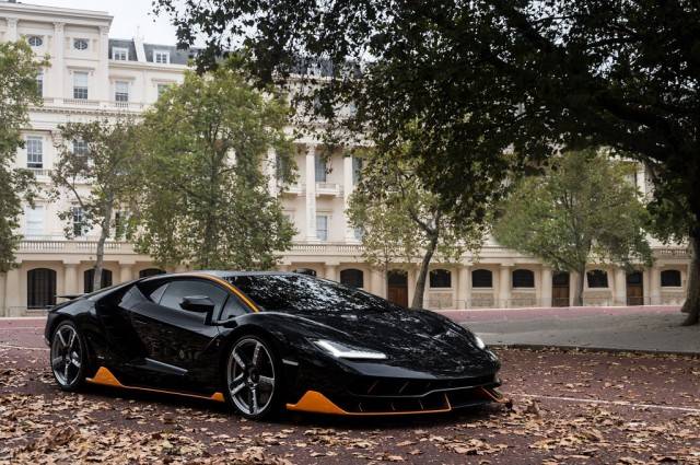 Hot Rod - 2017 Lamborghini Centenario LP770-4