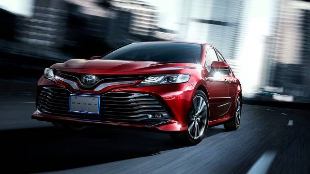 Red 2018 Toyota Camry