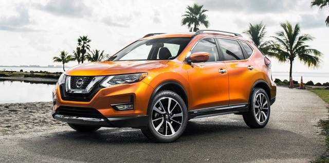 Orange Nissan X-Trail 2017