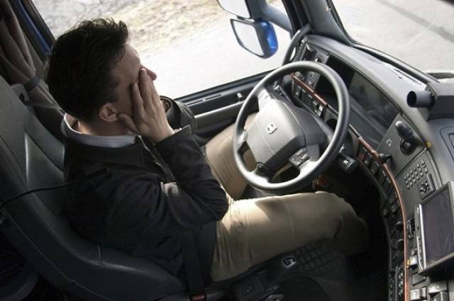 Man sleepy while driving