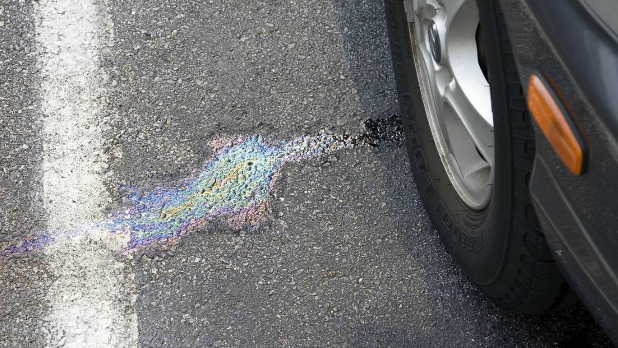 how to diagnose leaks under your car autoblog wrenched - youtube on pink fluid leaking from passenger side of car