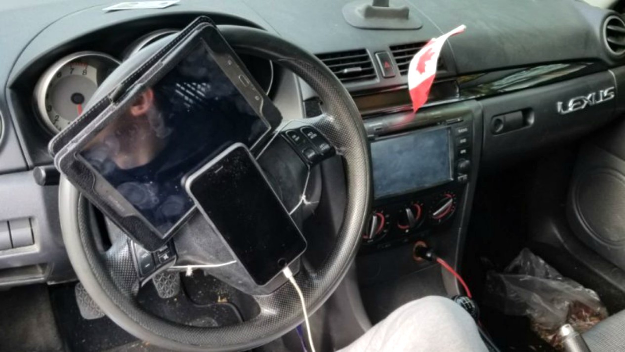 In Vancouver, Cops Pull Over Driver with iPhone, Tablet Fastened to Steering Wheel In Vancouver, Cops Pull Over Driver with iPhone, Tablet Fastened to Steering Wheel