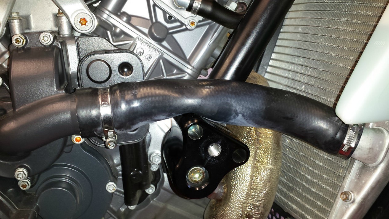 Top 5 Reasons Why Your Coolant's Hose is Leaking (Updated)
