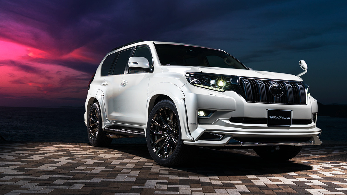 AFTERMARKET Toyota Land Cruiser Transforms into a Big Sporty Machine