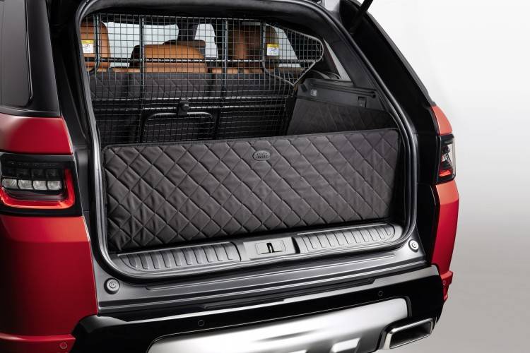 Pet Owners will Love Land Rover s Dog Friendly Accessories