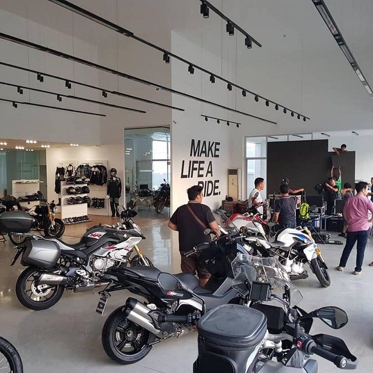  Se abre la primera sala de exhibición independiente de BMW Motorrad en Cebú