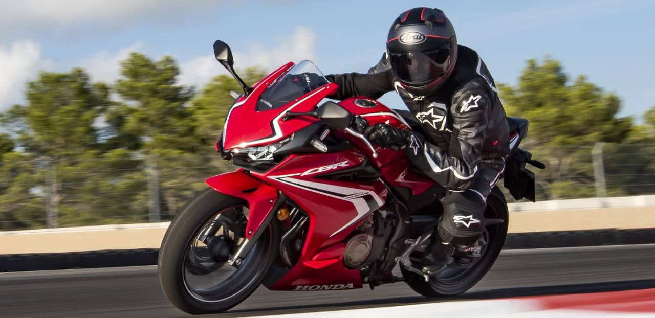 Honda Motorcycles Reveals 19 Cbr400r Sportbike In Japan