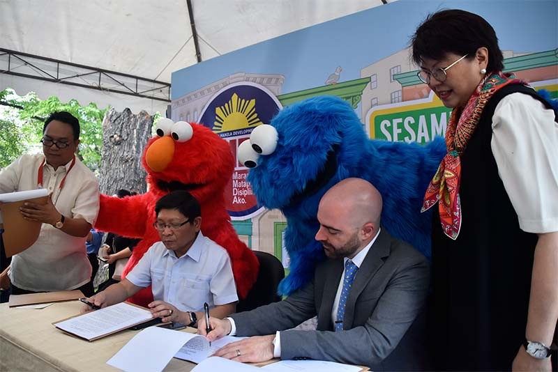 MMDA, Sesame Street Ink Partnership for Educational Campaign on Road, Public Safety MMDA, Sesame Street Ink Partnership for Educational Campaign on Road, Public Safety
