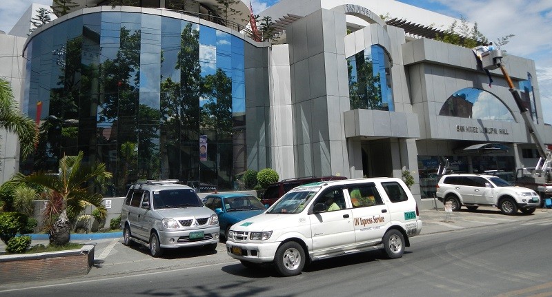 Castelo Lauds Suspension of P2P Scheme for UV Express Castelo Lauds Suspension of P2P Scheme for UV Express