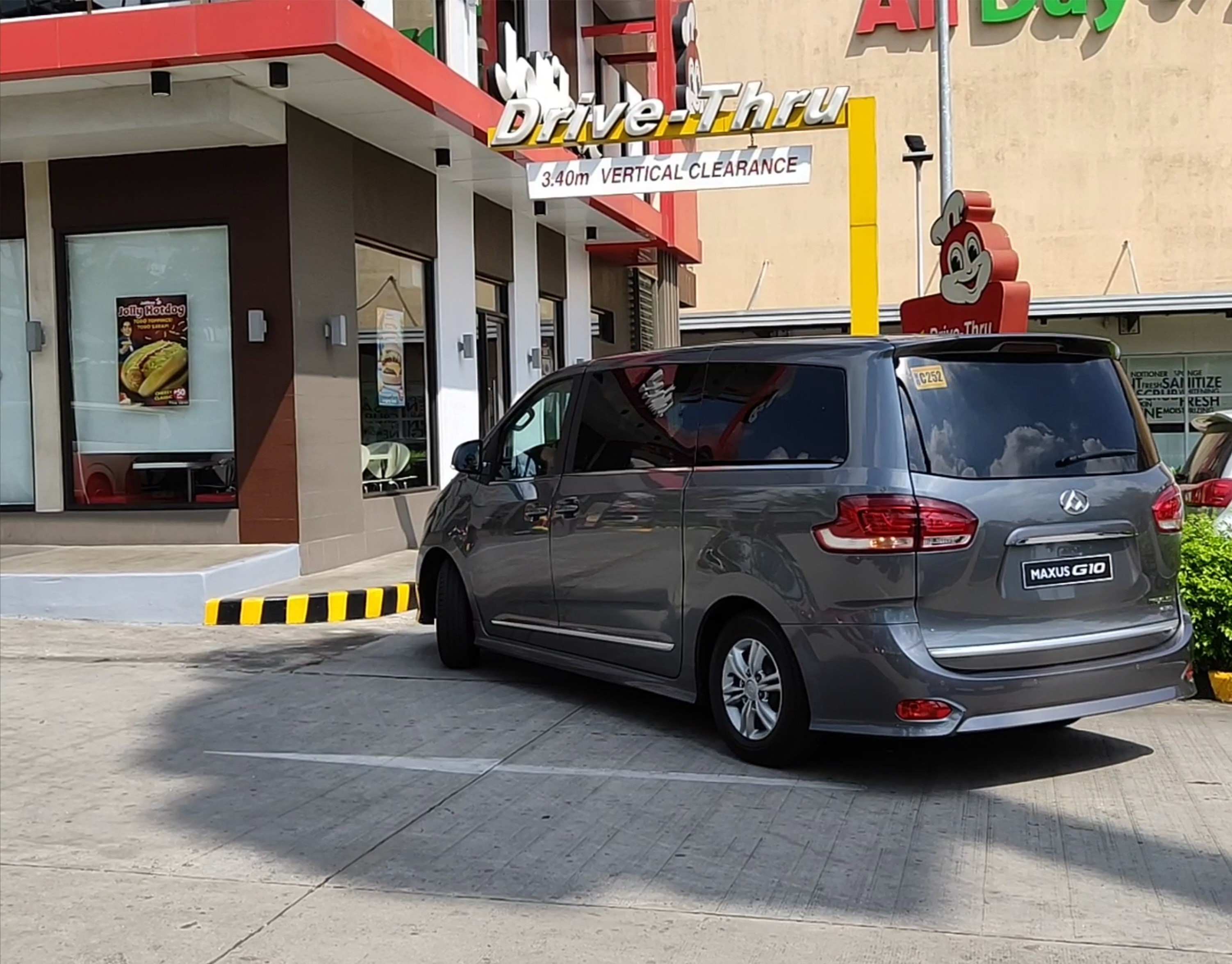 Spotted: Maxus MPV Seen Around PH