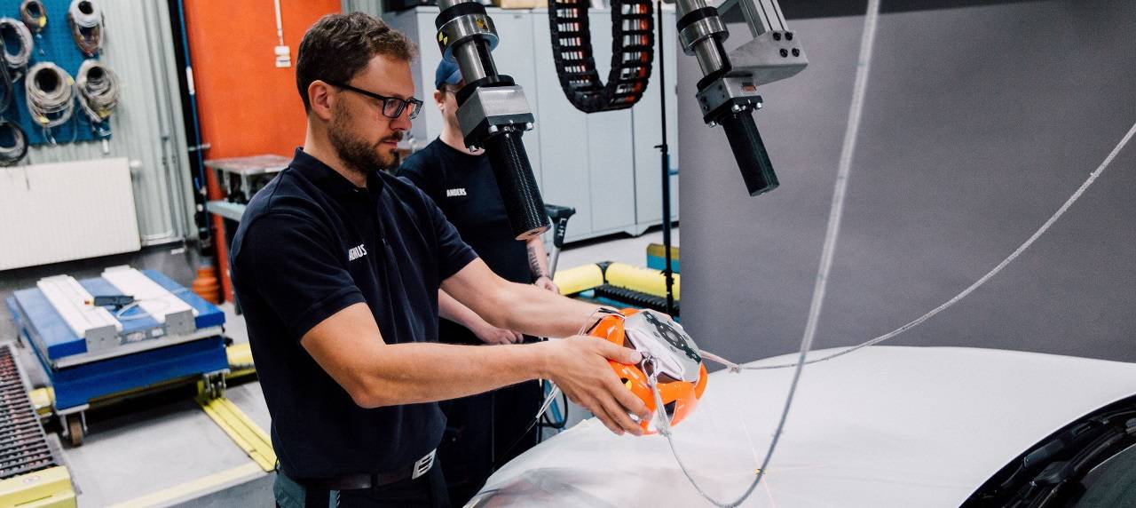 Volvo, POC Collaborate on World’s First Car-to-Bike Crash Test Volvo, POC Collaborate on World’s First Car-to-Bike Crash Test