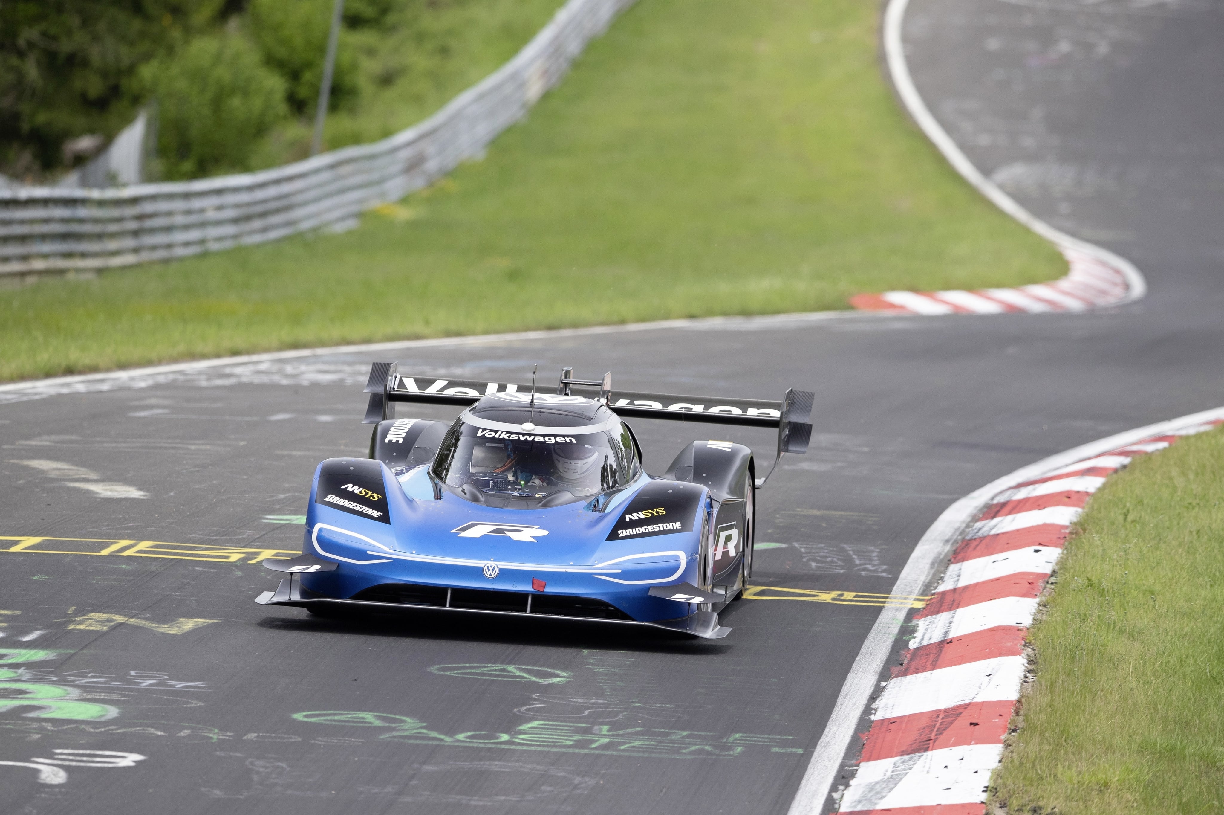 VIDEO: Record-Breaking Nürburgring Run of Volkswagen ID.R VIDEO: Record-Breaking Nürburgring Run of Volkswagen ID.R