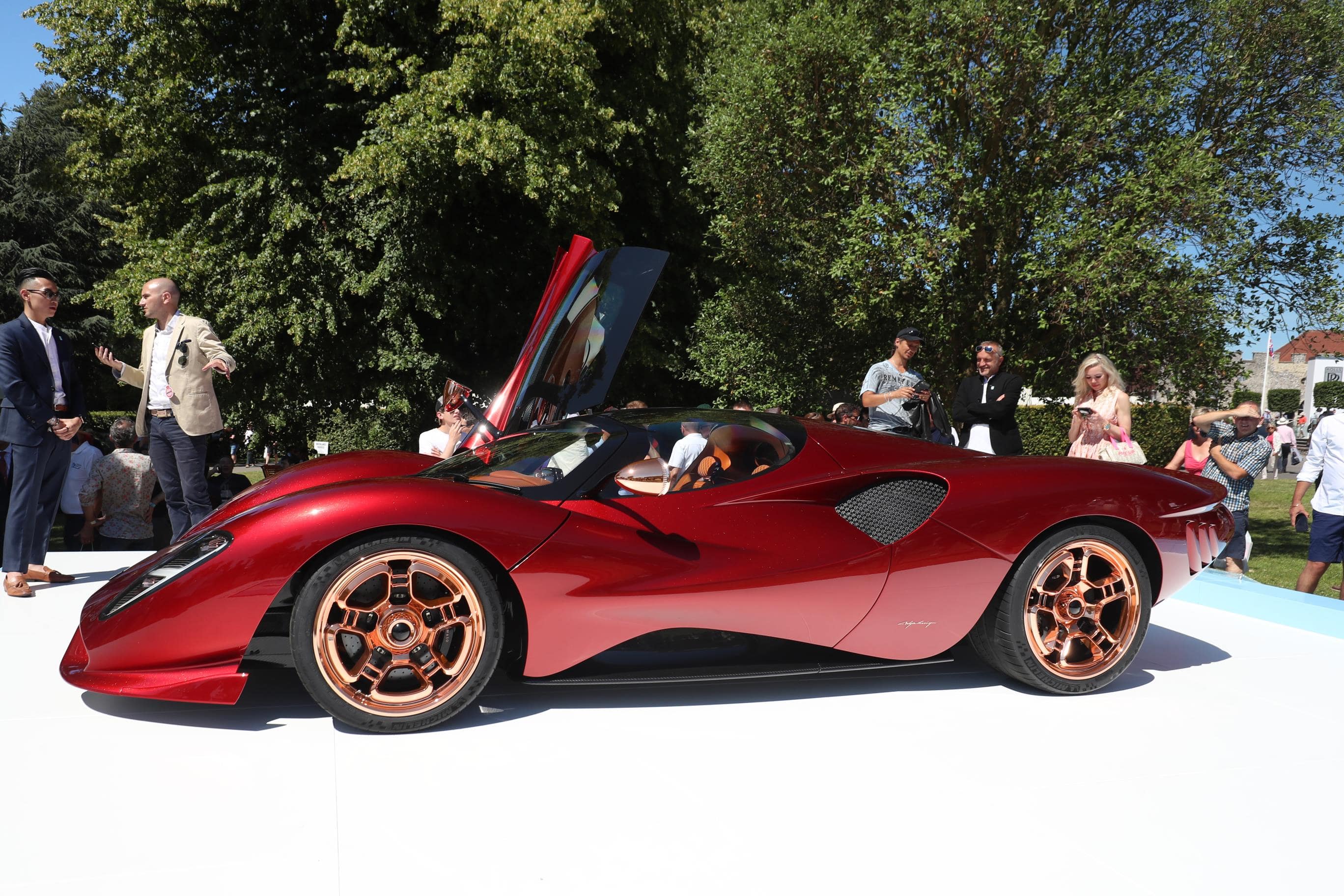Meet De Tomaso's Extremely Stunning P72 Supercar Meet De Tomaso's Extremely Stunning P72 Supercar