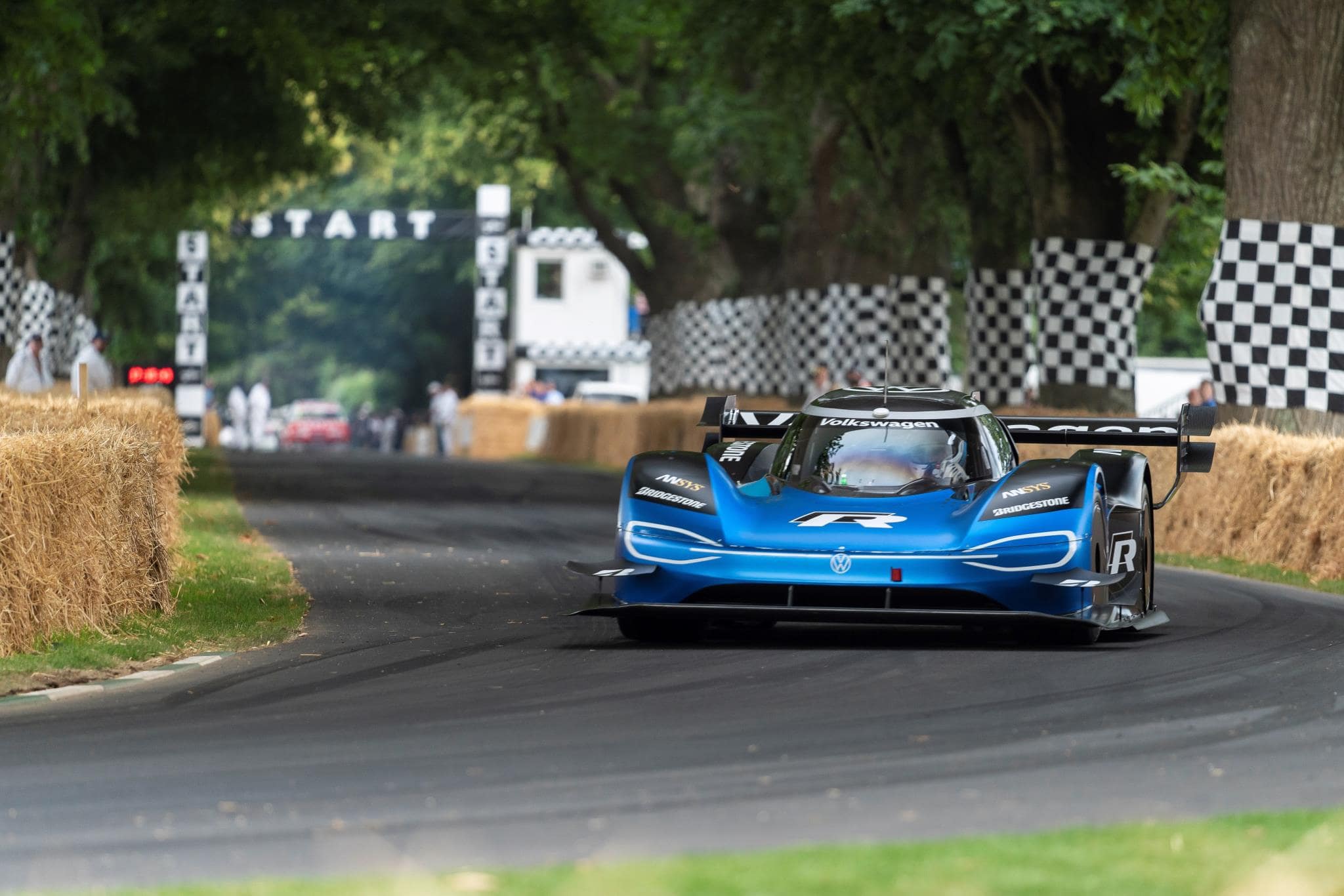 Volkswagen ID.R Breaks 20YearOld Goodwood Festival of Speed Hillclimb