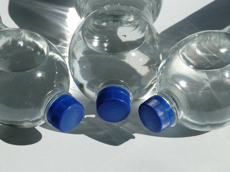 Warning: Leaving bottled water in your car could start a fire