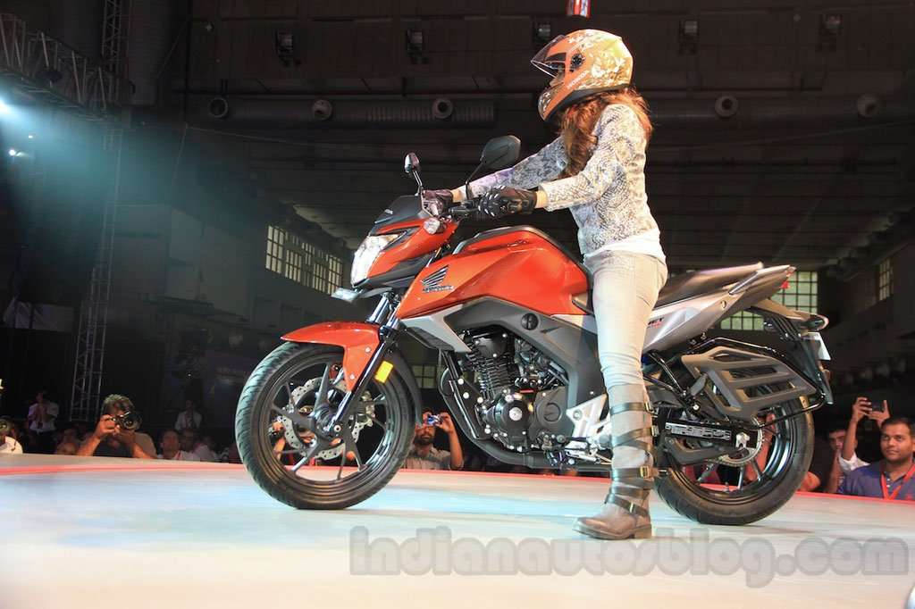 Honda CB Hornet 160R Meluncur di India