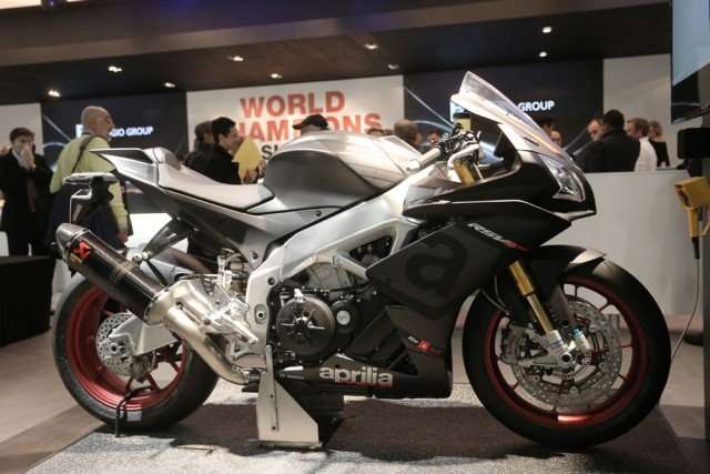 17102015-Moto-Aprilia-RSV4-RR