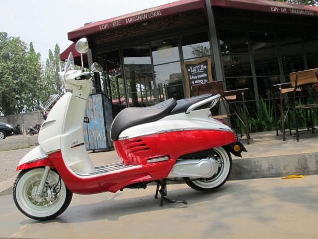 30102015-Moto-Peugeot-Django_08