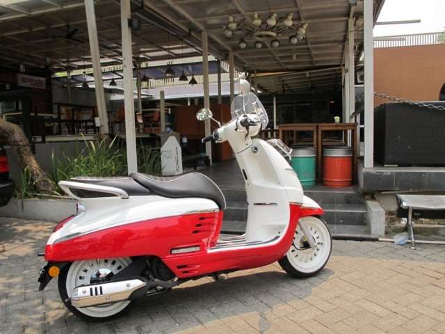 30102015-Moto-Peugeot-Django_10