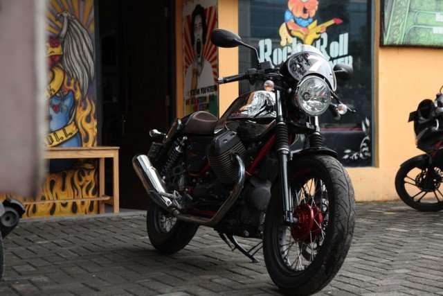 10032016-Moto-Guzzi-V7II_Racer_07