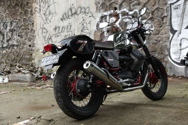 10032016-Moto-Guzzi-V7II_Racer_09