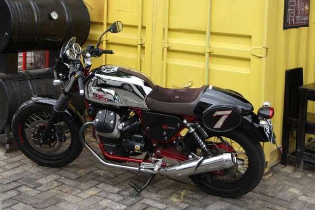 10032016-Moto-Guzzi-V7II_Racer_25
