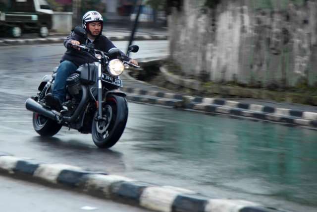 10032016-Moto-Moto-Guzzi-Audace_02