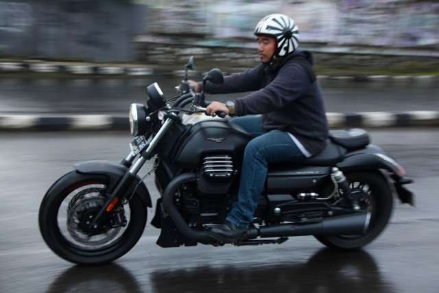 10032016-Moto-Moto-Guzzi-Audace_03