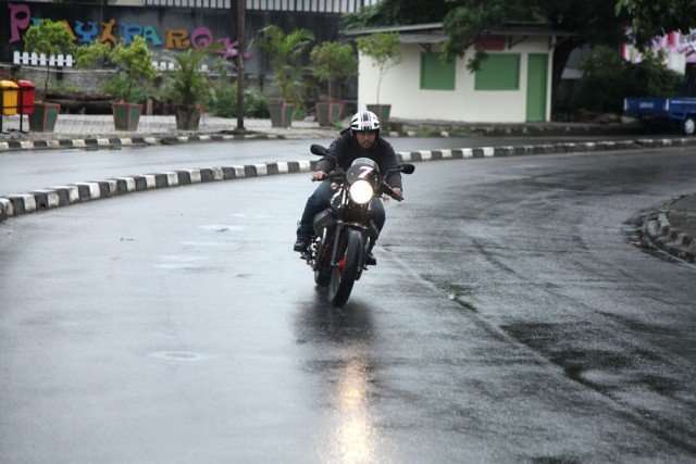 12032016-Moto-Guzzi-V7II_Racer_03