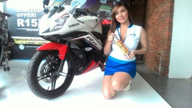 15032016-Moto-Yamaha-R15-Ohlins_02