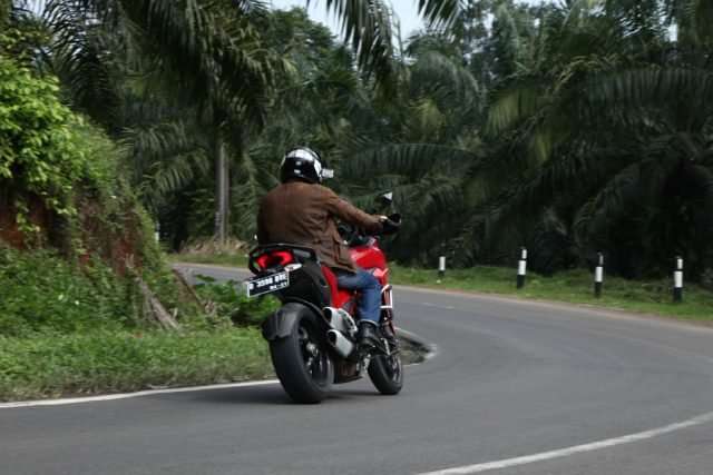 03052016-Moto-Multistrada-1200_04