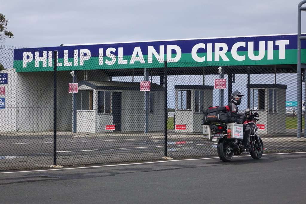 Mario Iroth Tuntaskan Keliling Melbourne Mario Iroth Tuntaskan Keliling Melbourne