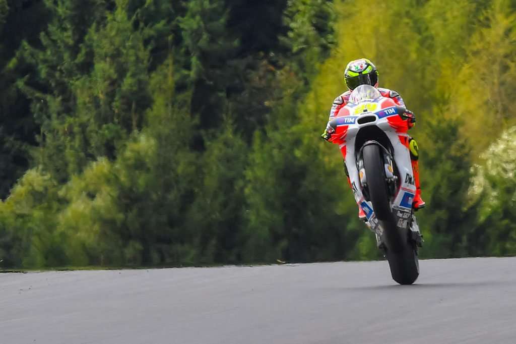 31102016-motogp-iannone_01