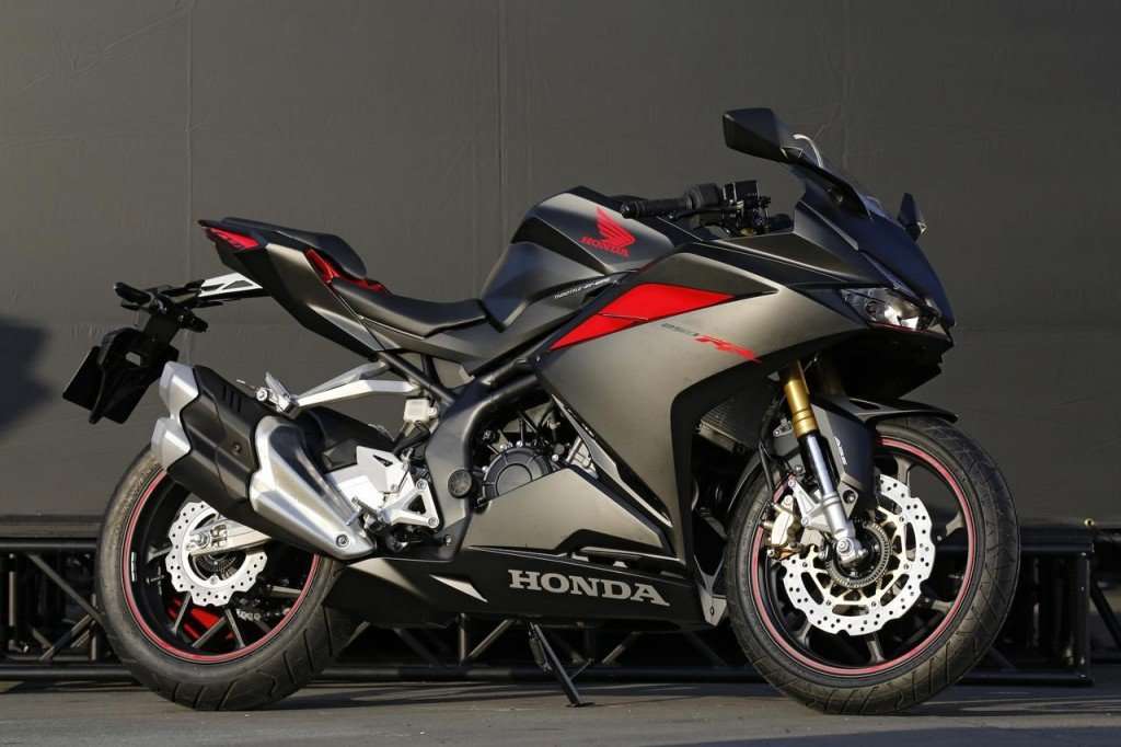 Ini Keunggulan Honda CBR250RR Dibandingkan Pesaingnya Ini Keunggulan Honda CBR250RR Dibandingkan Pesaingnya