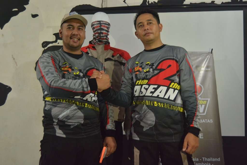 Dua Rider Asal Indonesia Siap Kenalkan Budaya Indonesia ke Lima Negara ASEAN Dua Rider Asal Indonesia Siap Kenalkan Budaya Indonesia ke Lima Negara ASEAN
