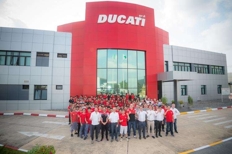 Marco Melandri Kagum dengan Pabrik Ducati Motor di Thailand Marco Melandri Kagum dengan Pabrik Ducati Motor di Thailand