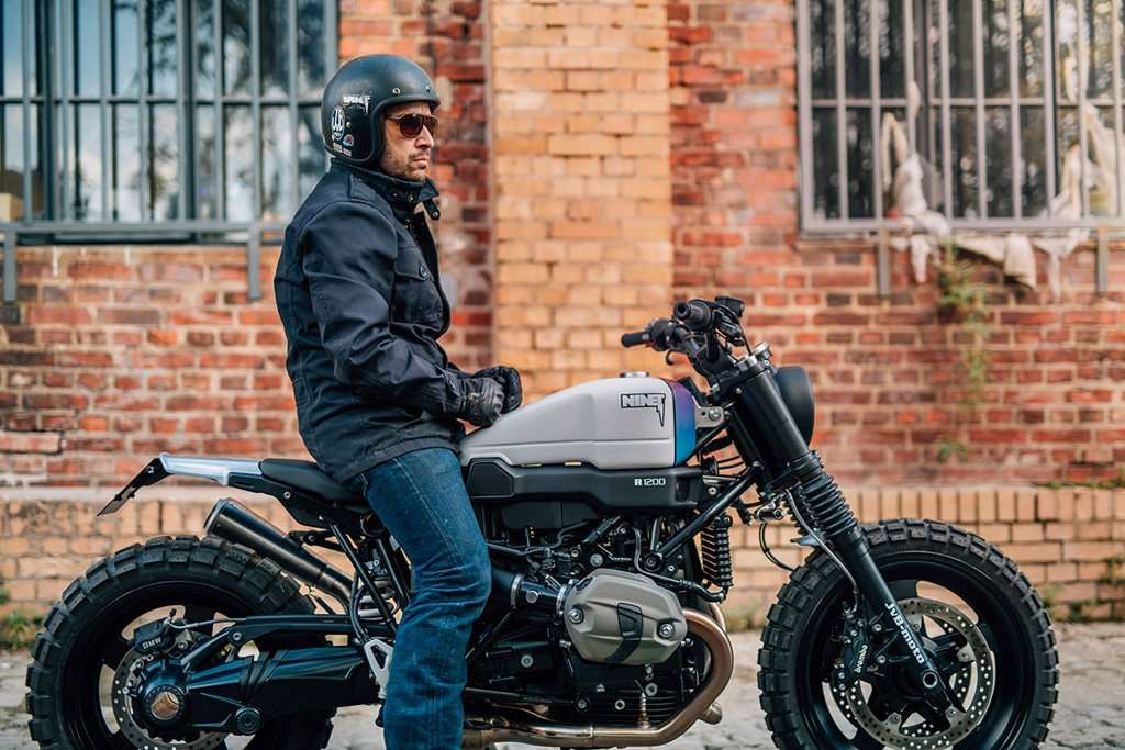 Helm 2024 motor scrambler