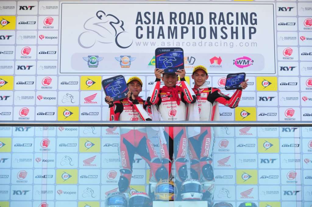 Pembalap Astra Honda Sapu Bersih Podium ARRC Adelaide Pembalap Astra Honda Sapu Bersih Podium ARRC Adelaide
