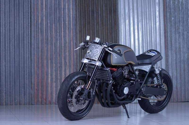 Honda CB 400 Cafe Racer