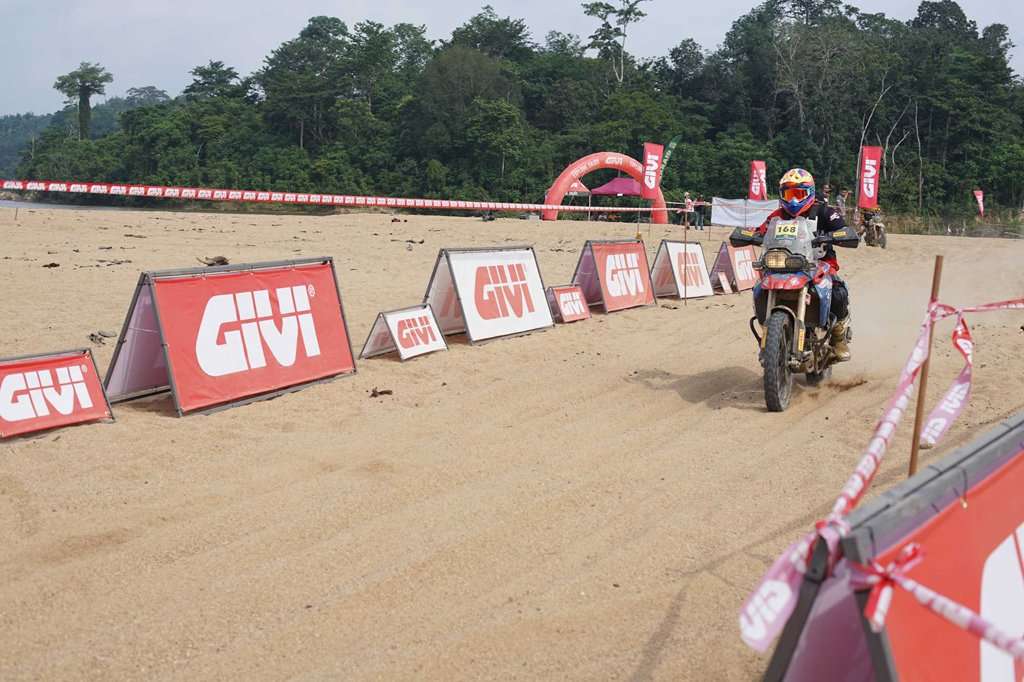 Petualangan Menantang di GIVI Rimba Raid Adventure Racing Petualangan Menantang di GIVI Rimba Raid Adventure Racing