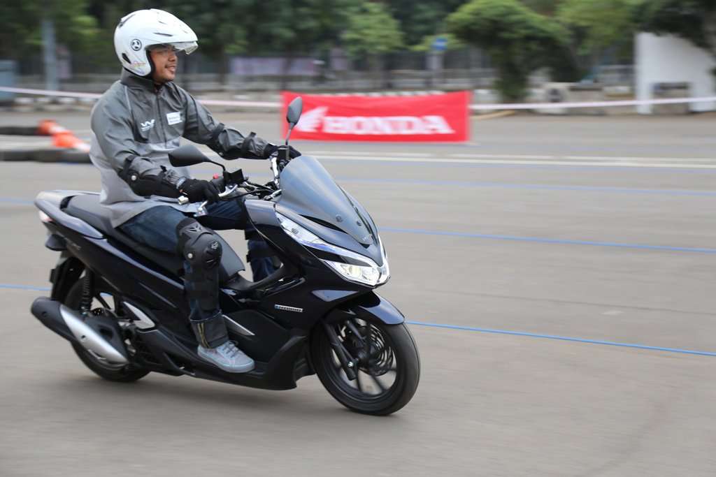 Resmi Dijual All New Honda PCX Hybrid Dibanderol Rp 40 Jutaan Resmi Dijual All New Honda PCX Hybrid Dibanderol Rp 40 Jutaan