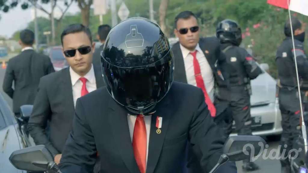 Ini Helm yang Dipakai Jokowi 'Jumping' ke Pembukaan Asian Games 2018 Ini Helm yang Dipakai Jokowi 'Jumping' ke Pembukaan Asian Games 2018