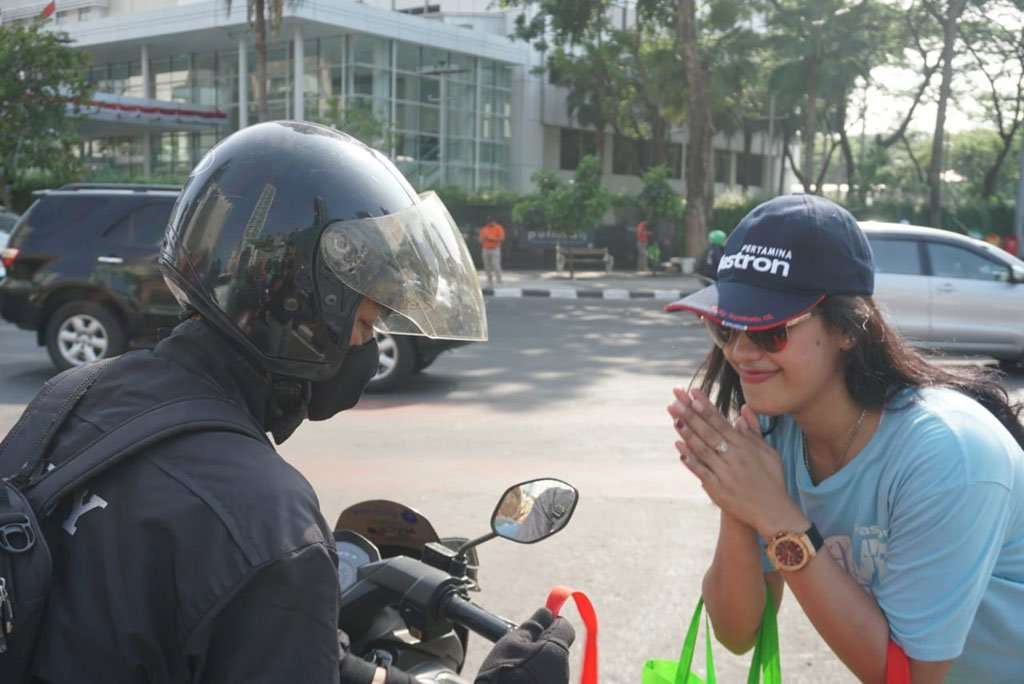 Pertamina Lubricants Bagi-bagi Oli Motor Gratis Pertamina Lubricants Bagi-bagi Oli Motor Gratis